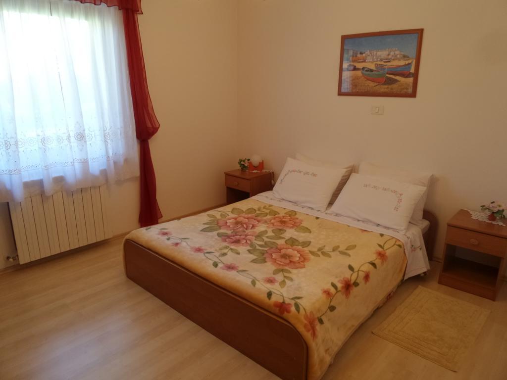 Apartmani Lina Umag Exterior photo