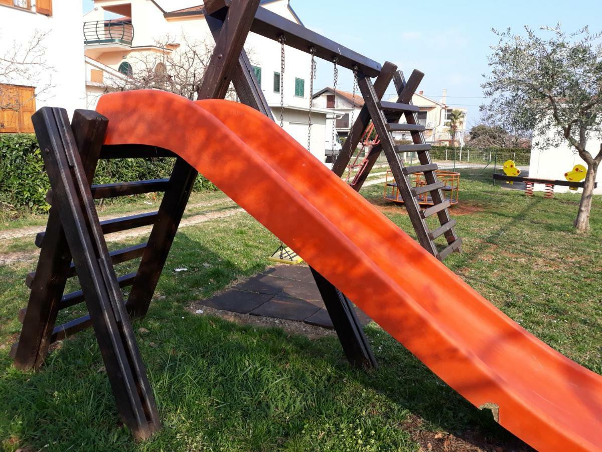 Apartmani Lina Umag Exterior photo